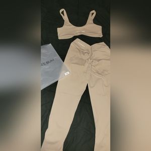 Pcheebum cream workout set